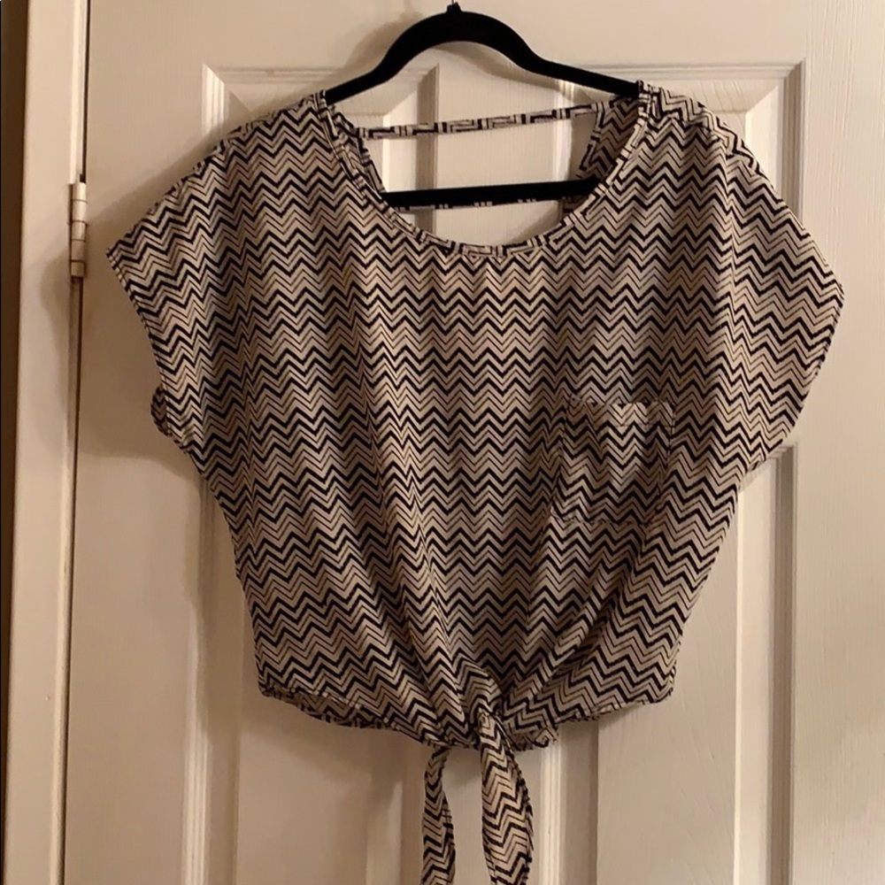 Blank and White Printed Blouse